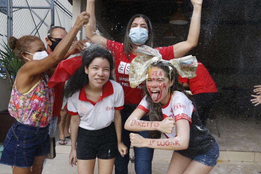 
        
            Calouros
comemoram a aprovação na UFPA. Vejas as fotos
        
    