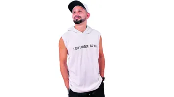 O artista traz o samba como principal referência musical