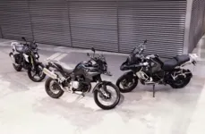 Imagem ilustrativa da notícia BMW lançou versão Triple Black das motos G 310 GS e
F 850 GS