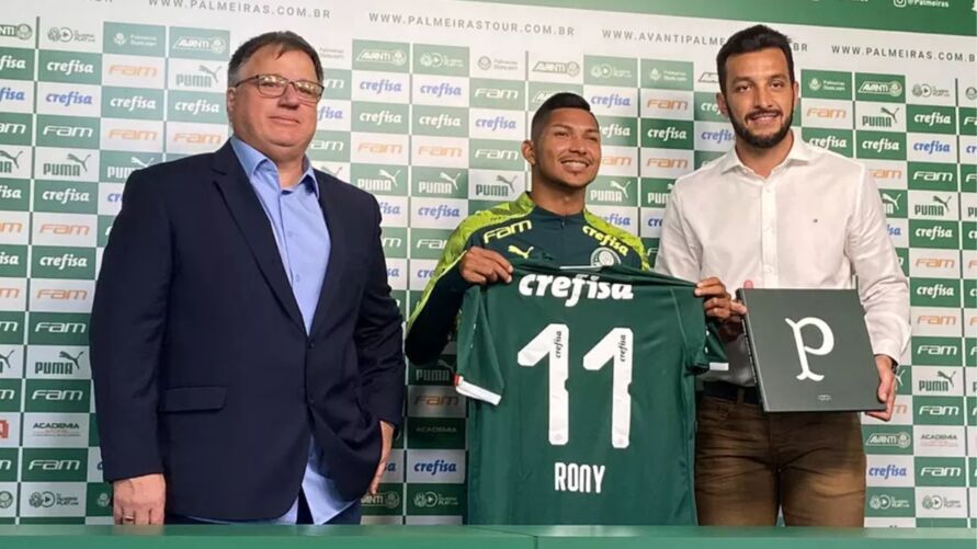 /Rony sendo apresentado no Palmeiras, 2020