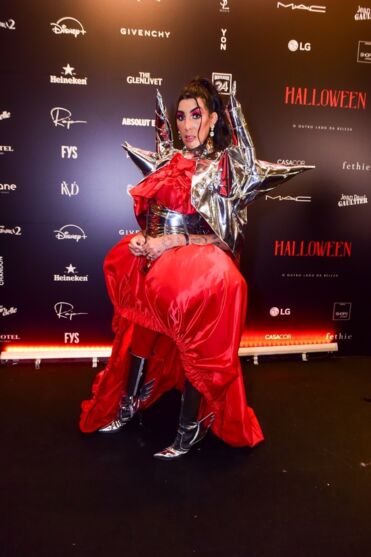 
        
        
            Famosos capricham nas fantasias para Halloween da Sephora
        
    