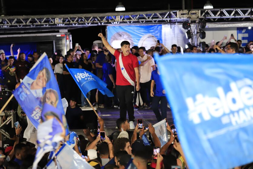 
        
        
            Veja as fotos da festa da vitória de Helder na Doca
        
    