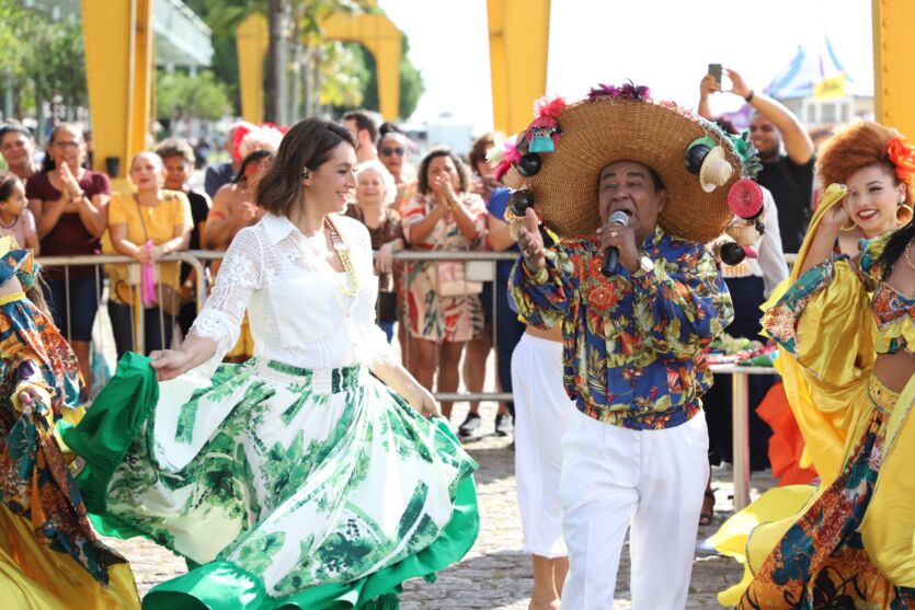 
        
        
            Cátia Fonseca põe a saia de carimbó pra rodar em Belém
        
    