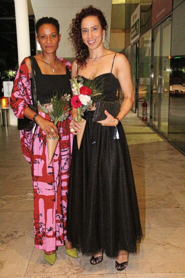 
        
            Elenco prestigia festa de lançamento de "Todas as Flores"
        
    