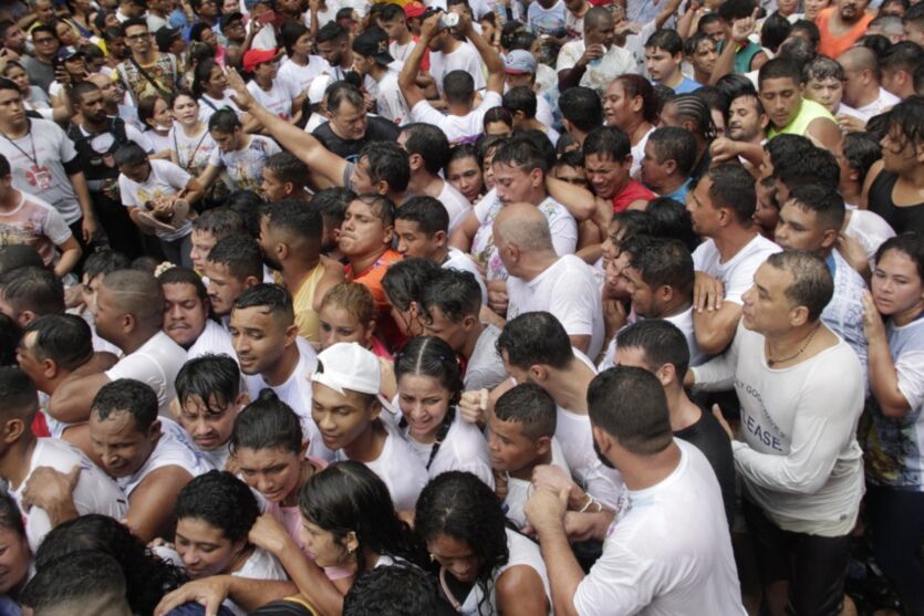 
        
            Galeria mostra imagens especiais da manhã de Círio
        
    