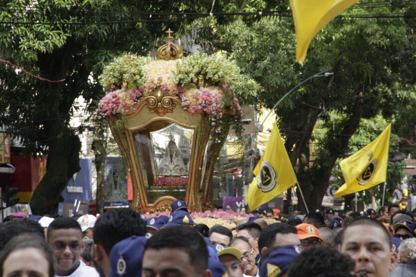 
        
            Galeria mostra imagens especiais da manhã de Círio
        
    