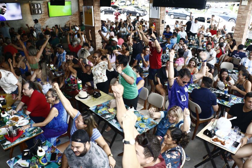 
        
        
            Torcedores acompanham final da Copa nos bares de Belém
        
    