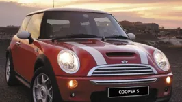 Clássico atemporal! É assim que quem entende de carro vê um Mini Cooper na rua