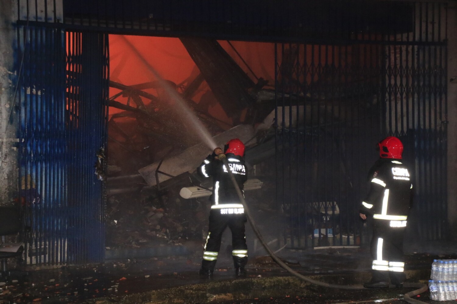
        
        
            Veja imagens do incêndio em loja do comércio em Belém
        
    