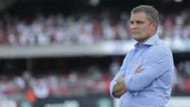 Diego Aguirre, ex-São Paulo e Inter-RS, terá a missão de evitar o inédito rebaixamento do Peixe.