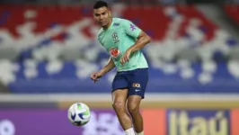 Capitão da Seleção Brasileira, Casemiro foi poupado do treno deste sábado (14), no Uruguai.