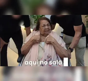 Recuperada após internação, Dona Onete renova o visual aos 87 anos