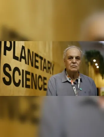 Imagem ilustrativa da imagem Na reta final da COP30, Carlos Nobre cobra meta urgente para zerar combustíveis fósseis