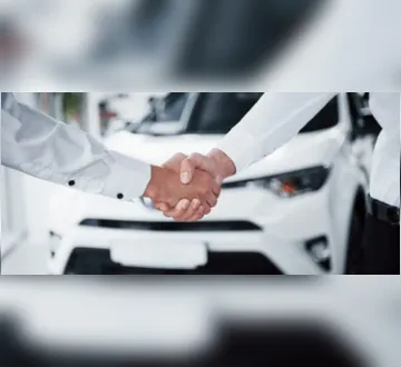 Está com nome sujo? Saiba como alugar um carro mesmo assim