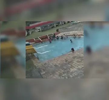 Guarda-vidas salva duas crianças de afogamento em parque aquático de Ananindeua
