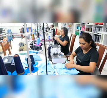 Da pequena sala ao empreendedorismo: paraense transforma costura em rede de oportunidade para outras mulheres