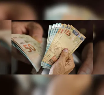 Quem foi demitido pode receber até R$ 2.518; descubra se tem direito