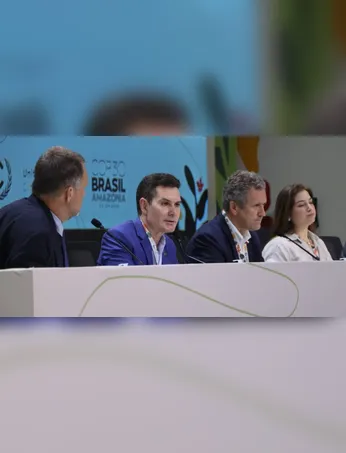 Imagem ilustrativa da imagem Brasil e Chile assinam declaração internacional para descarbonização do transporte público