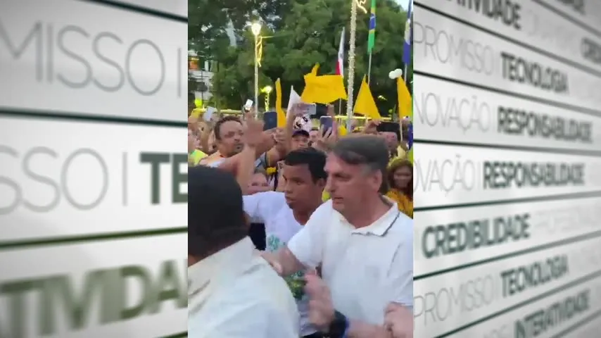 Imagem ilustrativa da notícia Bolsonaro usa altar da Praça Santuário como palco político