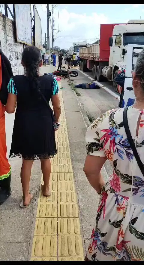 Imagem ilustrativa da notícia Vídeo: dupla suspeita em fuga atropela estudante em Belém