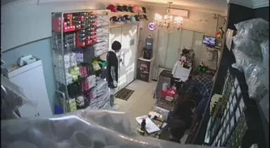 Imagem ilustrativa da imagem Vídeo: Dupla assalta loja de tatuagem em Belém