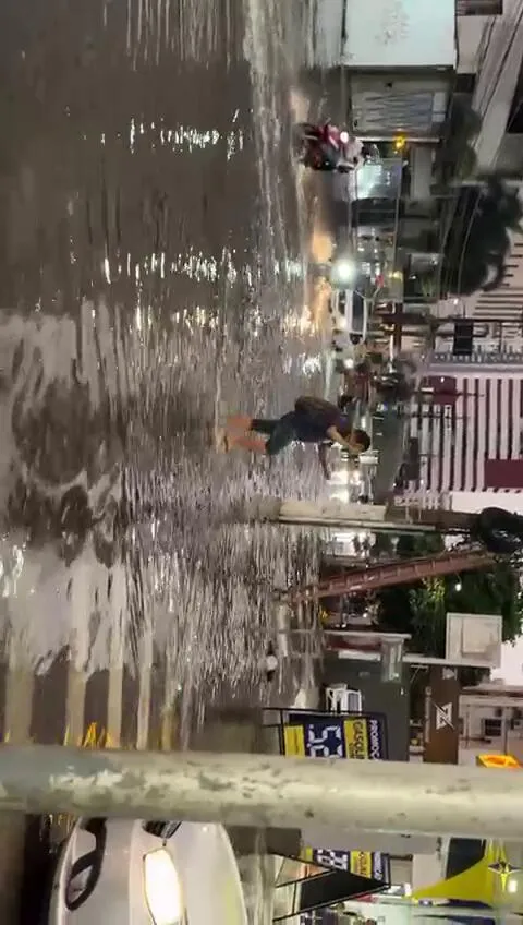 Imagem ilustrativa da notícia Transtornos: chuva forte deixa trânsito lento em Belém