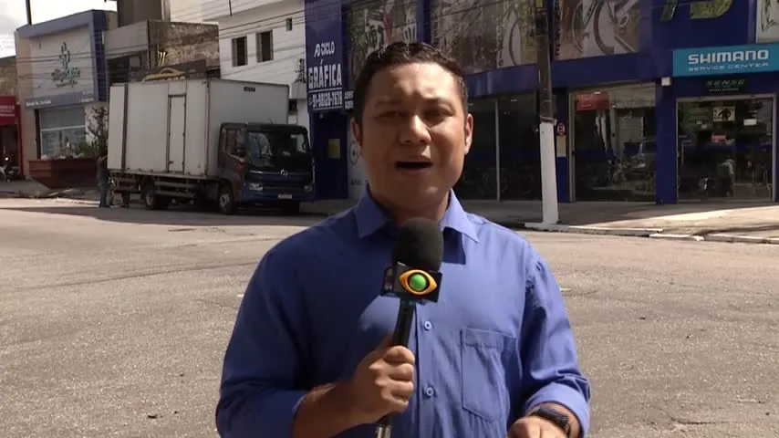 Imagem ilustrativa da notícia Vídeo: falta de sinalização resulta em colisão na Pedreira
