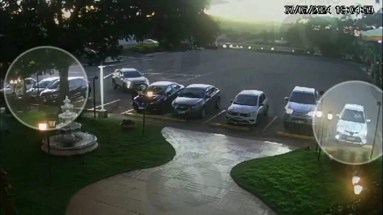Imagem ilustrativa da notícia Vídeo: casal entra em carro errado e só vê após 30 minutos!