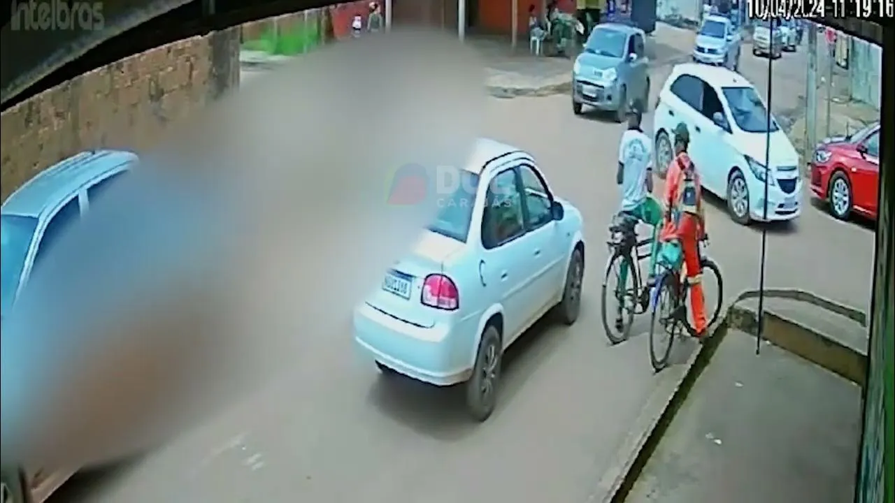 Imagem ilustrativa da notícia  Vídeo: duas crianças são atropeladas ao atravessar rua 