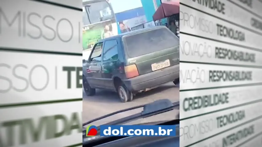 Imagem ilustrativa da notícia Vídeo: carro é flagrado trafegando sem pneu em plena BR-316