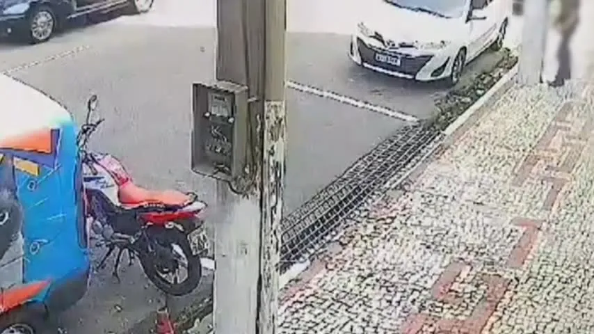 Imagem ilustrativa da notícia Vídeo: funcionário de pet shop é assaltado no Umarizal