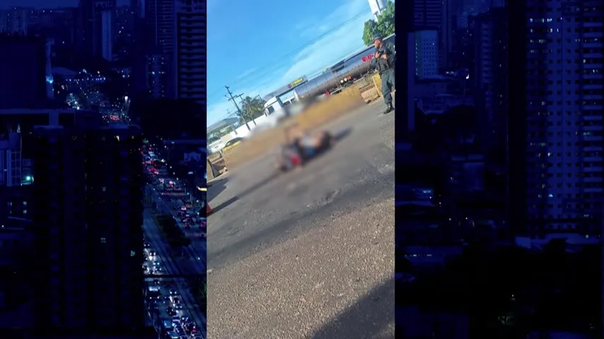 Imagem ilustrativa da notícia Vídeo: motociclista morre ao colidir com caminha na BR-316