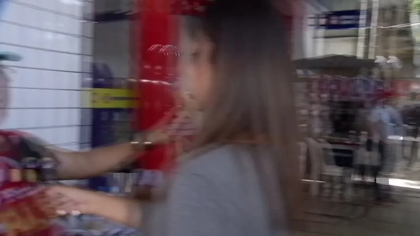 Imagem ilustrativa da notícia Vídeo: criminosos quebram janela e furtam farmácia em Nazaré