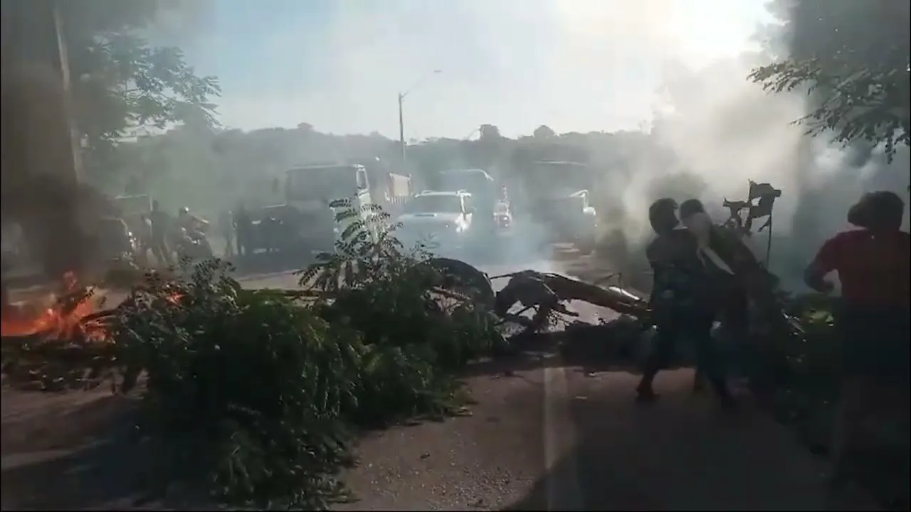 Imagem ilustrativa da notícia Vídeo: protesto por falta de água fecha rodovia em Marabá