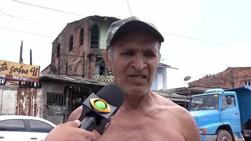 Imagem ilustrativa da notícia Incêndio destrói casa no bairro do 40 Horas em Ananindeua