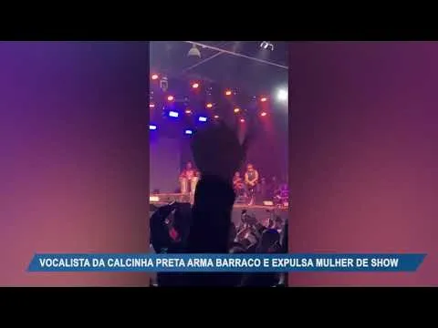 Imagem ilustrativa da notícia Vídeo: vocalista da Calcinha Preta expulsa mulher de show