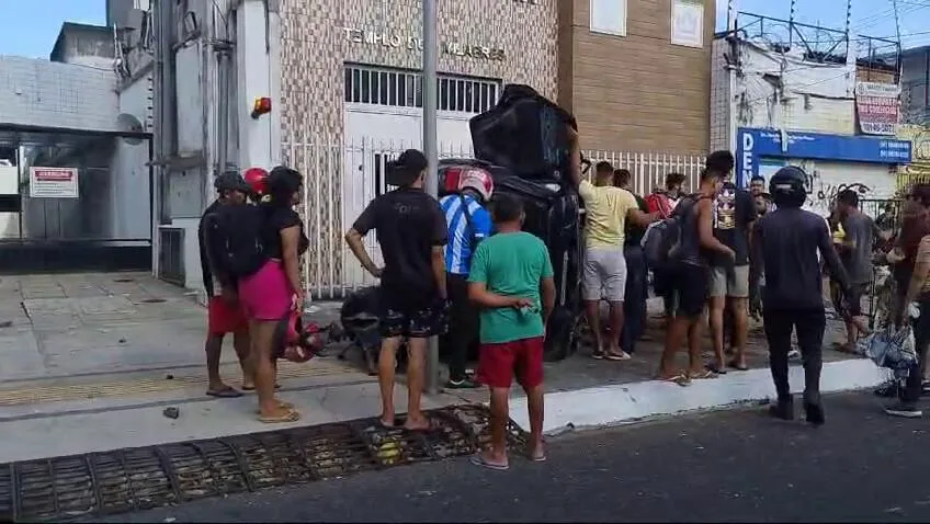 Imagem ilustrativa da notícia Vídeo: carro capota na Almirante Barroso em Belém