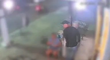 Imagem ilustrativa da imagem Vídeo: homem assalta clientes de conveniência na Pedreira