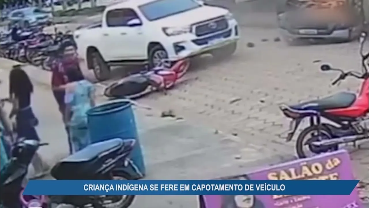 Imagem ilustrativa da notícia Vídeo: criança indígena se fere em capotamento de veículo