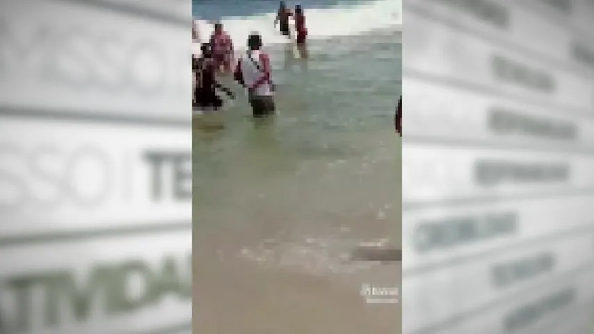 Imagem ilustrativa da notícia Vídeo: homem é pego se masturbando em praia no RJ