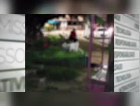 Dol Play - Imagem ilustrativa da notícia: Vídeo: homem agride esposa em praça pública de Santarém