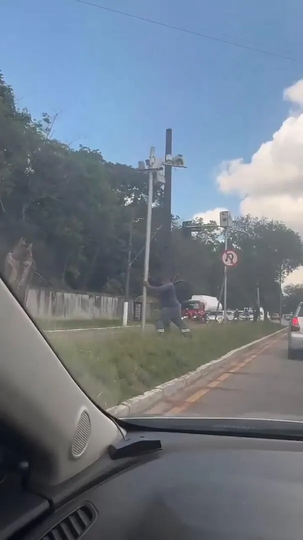 Imagem ilustrativa da notícia Vídeo: homem é preso acusado de danificar radar em Belém