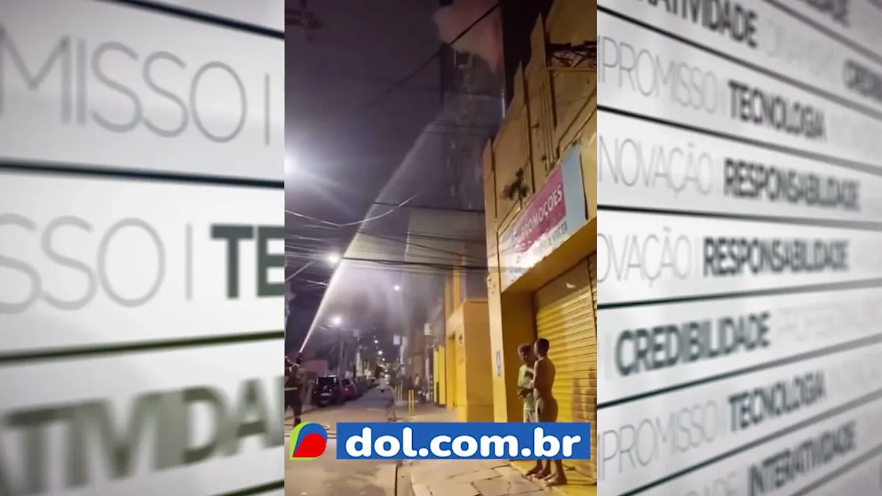 Imagem ilustrativa da notícia Vídeo: incêndio atinge prédio no centro histórico de Belém