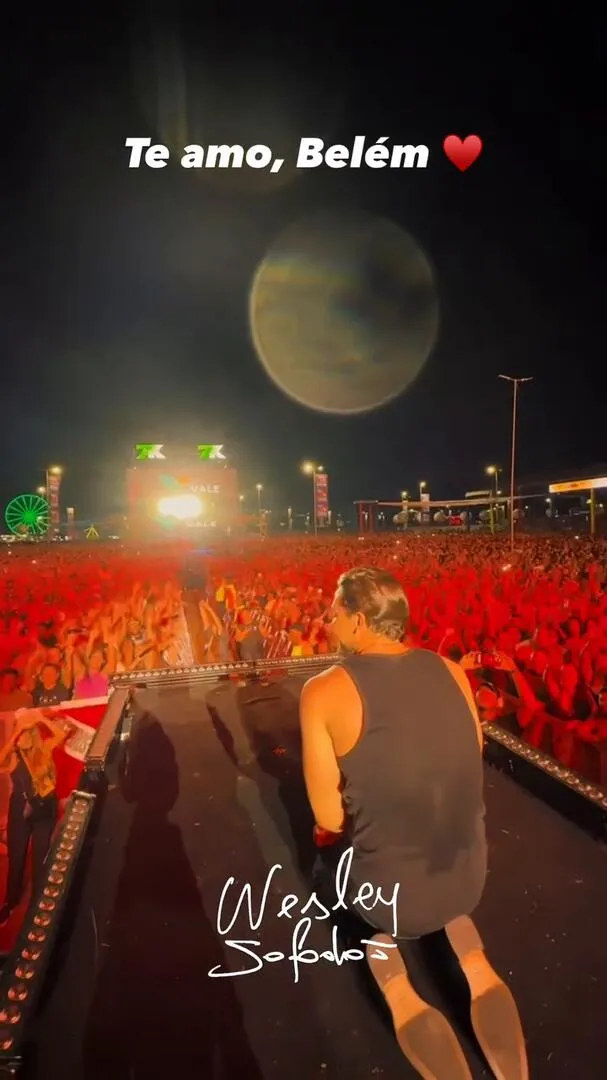 Imagem ilustrativa da notícia Safadão canta o "rock doido", se emociona e declara amor por Belém