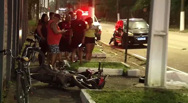 Imagem ilustrativa da imagem Motociclista morre em colisão com ônibus após ultrapassagem&nbsp;