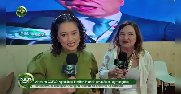 O tatuador registrou o momento com a "embaixadora"