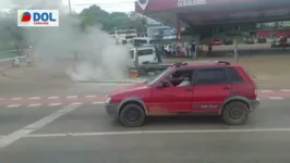 Imagem ilustrativa da notícia Caminhão rampa pega fogo em posto de gasolina