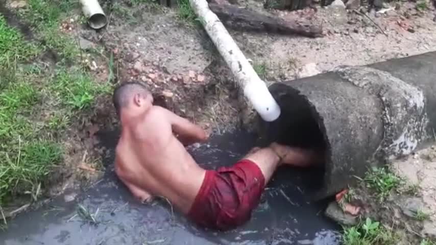 Imagem ilustrativa da notícia: Homem tenta fugir da polícia por tubo de esgoto em Icoaraci