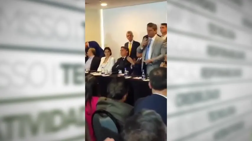 Imagem ilustrativa da notícia Bolsonaro "corta" Tarcísio em fala sobre reforma tributária
