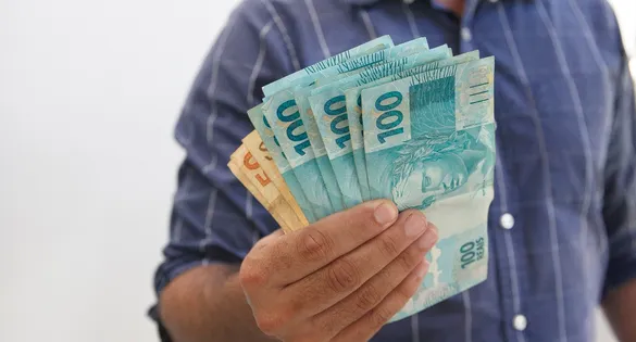A consulta inicial permitirá apenas saber se houve desconto.